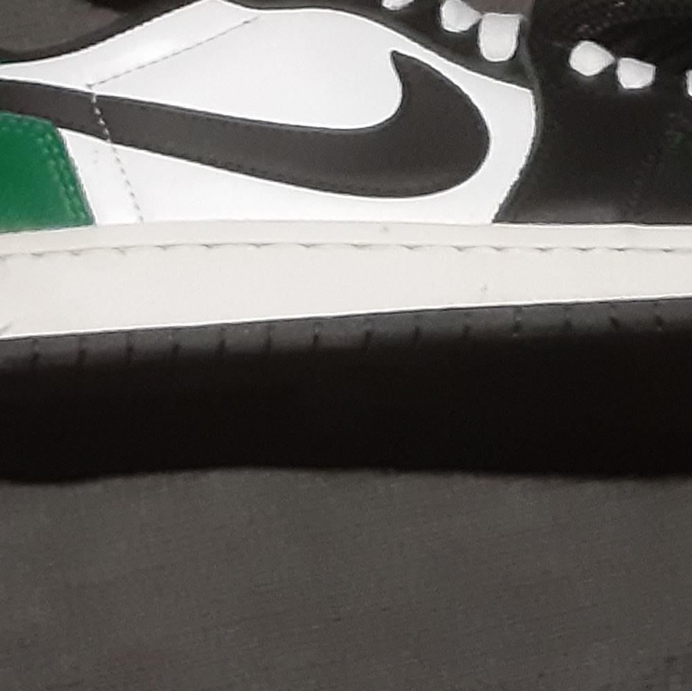 Nike Black, White, and Green Men's Sneakers - Picture 6 of 9